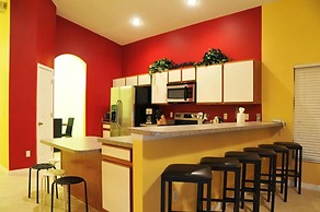 Hampton Lakes - 5 Bed 4 Baths Villa