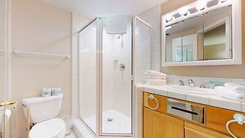 Mammoth West 137 Updated Deluxe Condo, Just A Short Walk to Canyon Lod