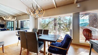 Mammoth West 137 Updated Deluxe Condo, Just A Short Walk to Canyon Lod