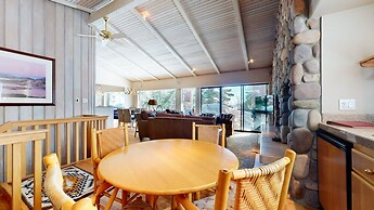 Mammoth West 137 Updated Deluxe Condo, Just A Short Walk to Canyon Lod