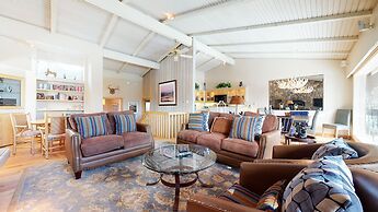 Mammoth West 137 Updated Deluxe Condo, Just A Short Walk to Canyon Lod