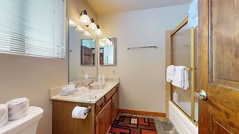 Snowflower 26 Remodeled Spacious Condo With Great Complex Amenities by