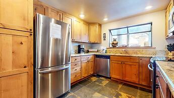 Snowflower 26 Remodeled Spacious Condo With Great Complex Amenities by