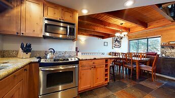 Snowflower 26 Remodeled Spacious Condo With Great Complex Amenities by