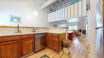 Snowcreek I 82 Spacious Yet Cozy Condo with Private Washer Dryer by Re