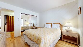 Snowcreek I 82 Spacious Yet Cozy Condo with Private Washer Dryer by Re