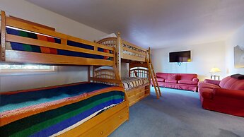 Bridges Townhome 9 Deluxe, Mountain View Townhome with Private Decks a