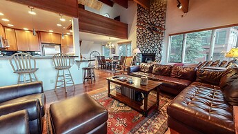 Bridges Townhome 9 Deluxe, Mountain View Townhome with Private Decks a