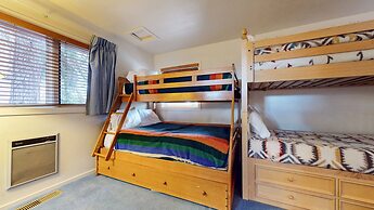 Bridges Townhome 9 Deluxe, Mountain View Townhome with Private Decks a