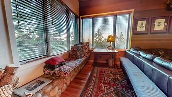 Bridges Townhome 9 Deluxe, Mountain View Townhome with Private Decks a