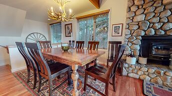 Bridges Townhome 9 Deluxe, Mountain View Townhome with Private Decks a