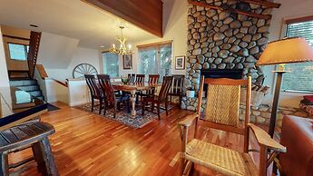 Bridges Townhome 9 Deluxe, Mountain View Townhome with Private Decks a