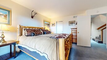 Bridges Townhome 9 Deluxe, Mountain View Townhome with Private Decks a