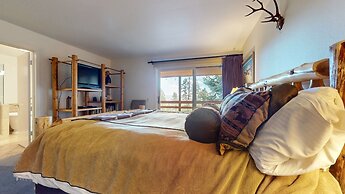 Bridges Townhome 9 Deluxe, Mountain View Townhome with Private Decks a