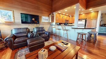 Bridges Townhome 9 Deluxe, Mountain View Townhome with Private Decks a