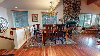 Bridges Townhome 9 Deluxe, Mountain View Townhome with Private Decks a