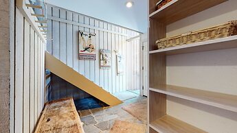 Mammoth West 115 Updated Condo, Just A Short Walk To Canyon Lodge by R