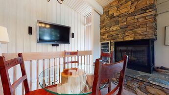 Mammoth West 115 Updated Condo, Just A Short Walk To Canyon Lodge by R