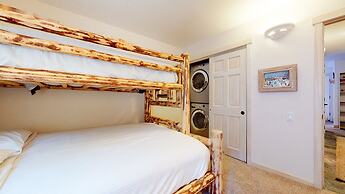 Mammoth West 115 Updated Condo, Just A Short Walk To Canyon Lodge by R