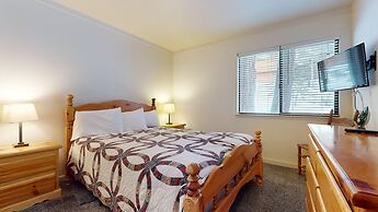 Mammoth West 116 Quaint And Cozy Condo Best location on Canyon Blvd by