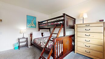 Mammoth West 116 Quaint And Cozy Condo Best location on Canyon Blvd by