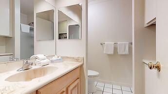 Mammoth West 116 Quaint And Cozy Condo Best location on Canyon Blvd by