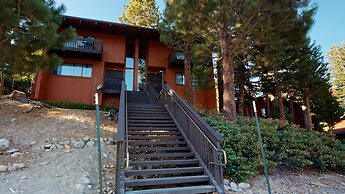 Mammoth West 116 Quaint And Cozy Condo Best location on Canyon Blvd by