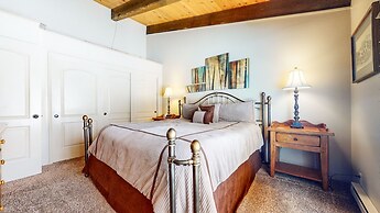 Chateau de Montagne 1 Spacious Townhome with Great Complex Amenities O