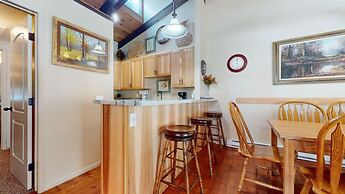 Chateau de Montagne 1 Spacious Townhome with Great Complex Amenities O