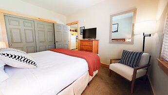 Sunstone 114 Updated Ski-In Ski-Out Condo At Sunstone Lodge with Great