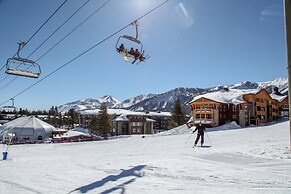 Sunstone 114 Updated Ski-In Ski-Out Condo At Sunstone Lodge with Great