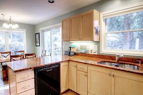 1717 Geneva Drive W - 4 Br Townhouse