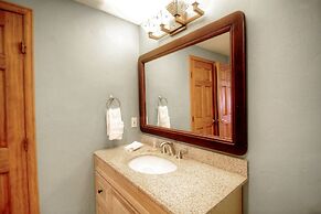 1717 Geneva Drive W - 4 Br Townhouse