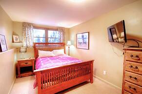 1717 Geneva Drive W - 4 Br Townhouse