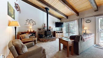 Chateau de Montagne 15 On The Shuttle Route, Walk to Shopping Center, 