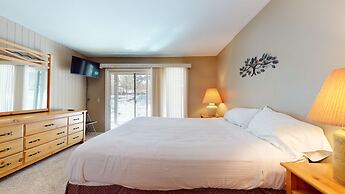 Chateau de Montagne 15 On The Shuttle Route, Walk to Shopping Center, 