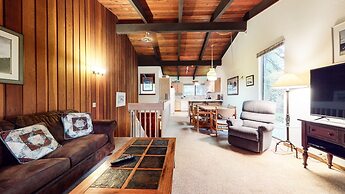 Mammoth West 101 Updated Condo, Just A Short Walk to Canyon Lodge by R