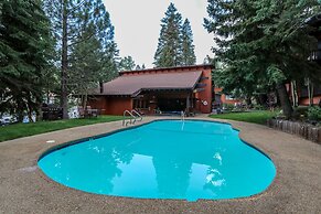 Mammoth West 101 Updated Condo, Just A Short Walk to Canyon Lodge by R