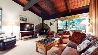 Mammoth West 101 Updated Condo, Just A Short Walk to Canyon Lodge by R