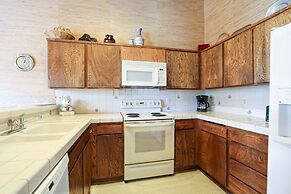 Mammoth West 124 Spacious Condo great for large group, Walk to Canyon 