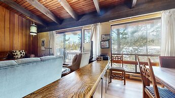 Mammoth West 124 Spacious Condo great for large group, Walk to Canyon 