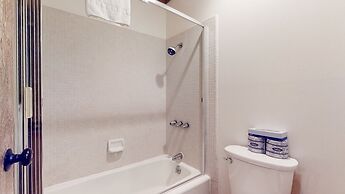 Mammoth West 124 Spacious Condo great for large group, Walk to Canyon 