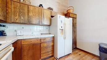 Mammoth West 124 Spacious Condo great for large group, Walk to Canyon 