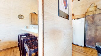 Mammoth West 124 Spacious Condo great for large group, Walk to Canyon 