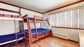 Mammoth West 124 Spacious Condo great for large group, Walk to Canyon 