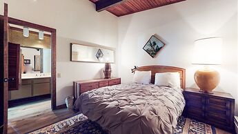 Mammoth West 124 Spacious Condo great for large group, Walk to Canyon 