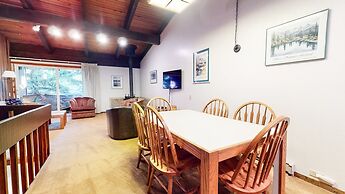 Mammoth West 111 Cozy Condo, Just A Short Walk to Canyon Lodge by RedA