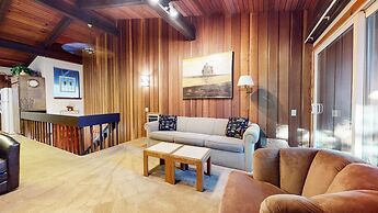Mammoth West 111 Cozy Condo, Just A Short Walk to Canyon Lodge by RedA