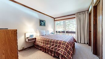 Mammoth West 111 Cozy Condo, Just A Short Walk to Canyon Lodge by RedA