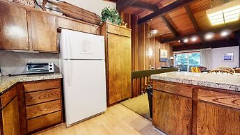 Mammoth West 111 Cozy Condo, Just A Short Walk to Canyon Lodge by RedA